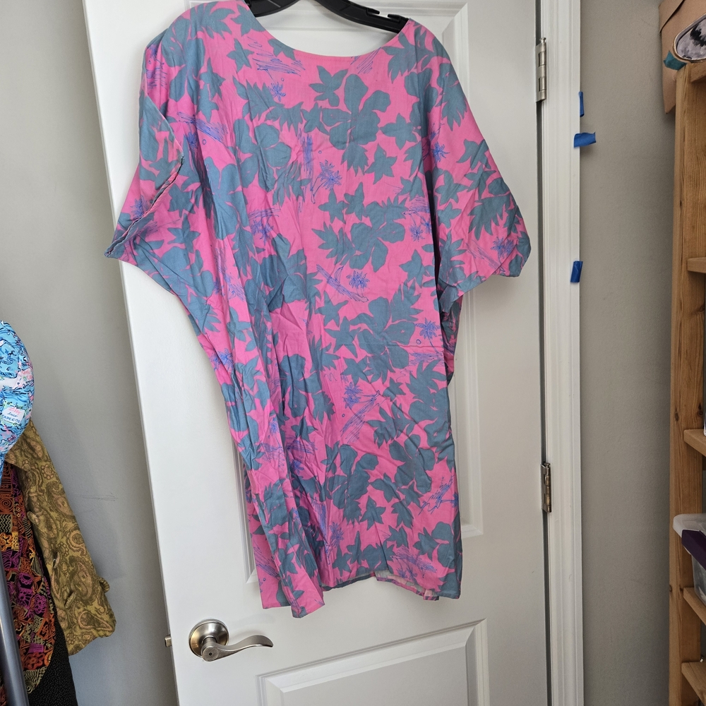Hilo Hattie Pink and Blue Floral Top